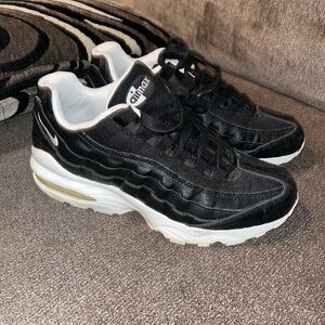 Nike Air Max Black and White Sneakers